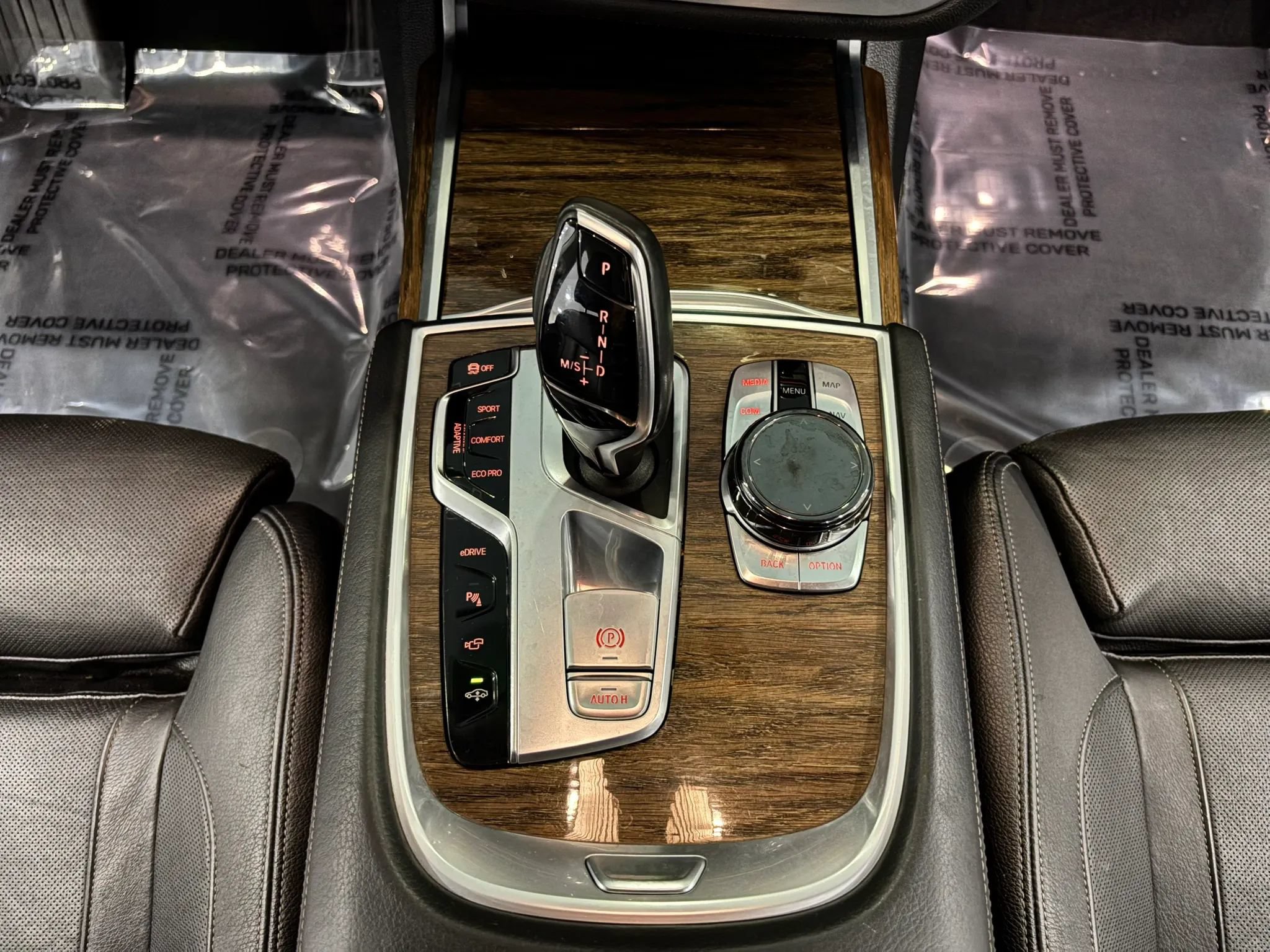 Used 2017 BMW 740e xDrive AWD/4WD image 27