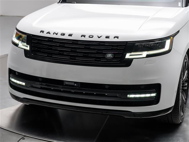 Used 2025 Land Rover Range Rover SE image 9
