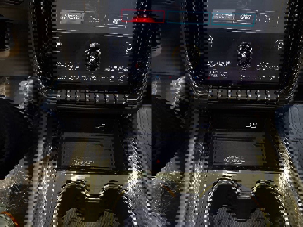 New 2026 GMC Yukon XL AT4 w/ LPO, Floor Liner Package image 28