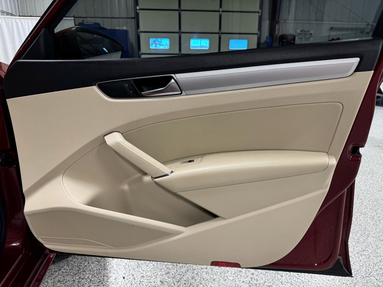 Used 2019 Volkswagen Passat 2.0T Wolfsburg w/ Wheels & Sunroof Package image 10