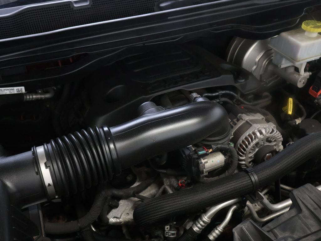 Used 2019 RAM 1500 Laramie AWD/4WD image 28