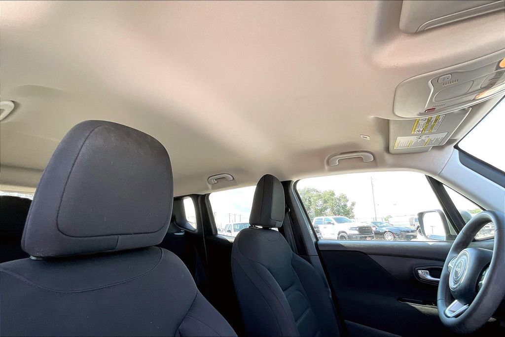 Used 2021 Jeep Renegade Latitude image 28