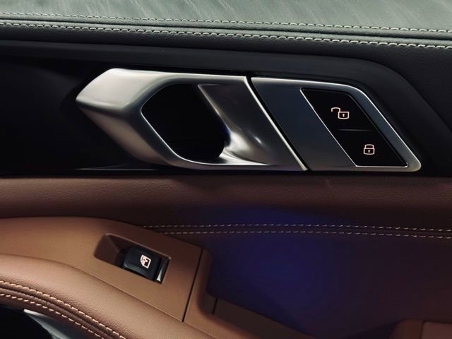 New 2026 BMW X5 xDrive40i w/ M Sport Package image 18