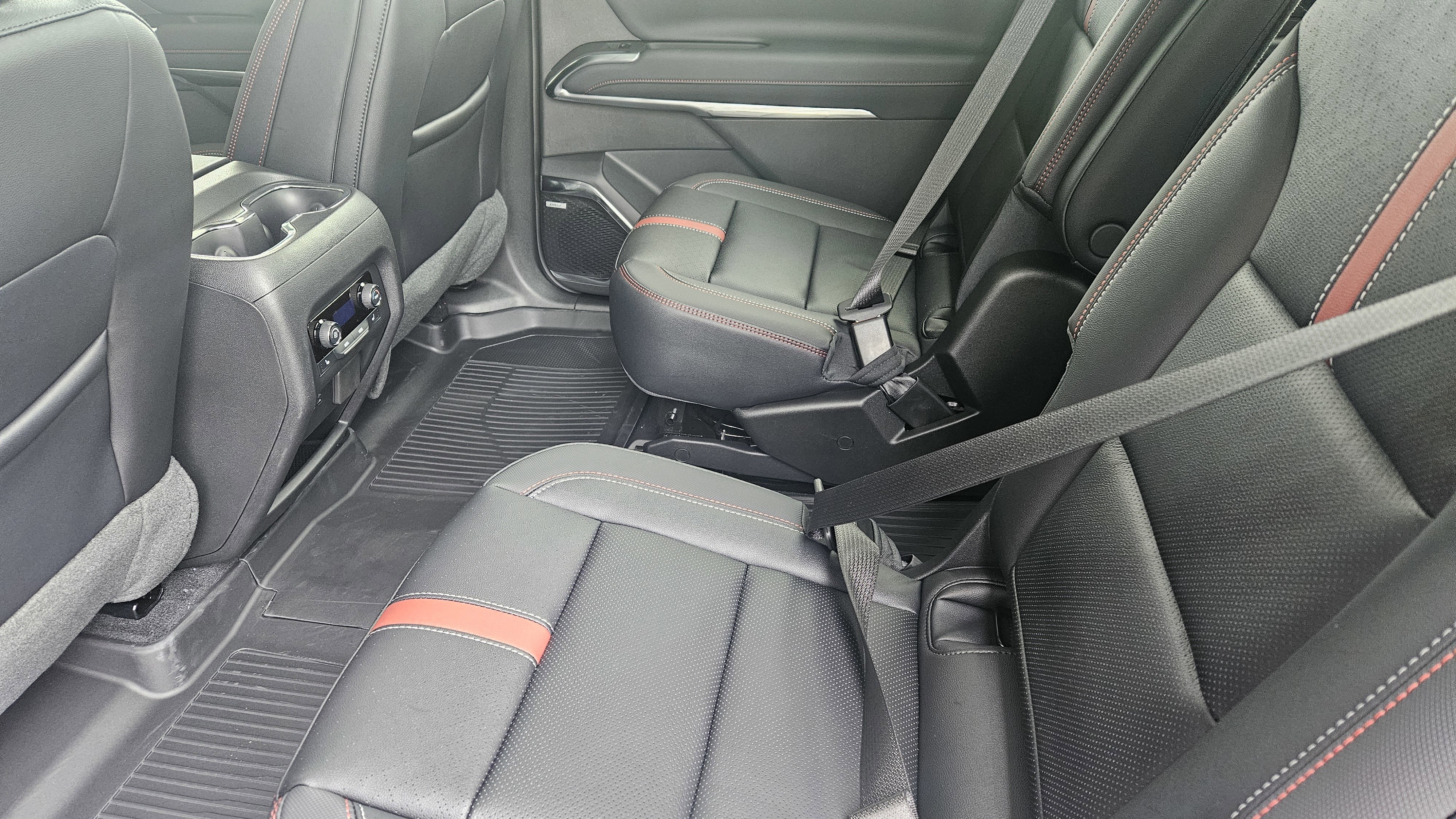 New 2026 Chevrolet Traverse RS image 14