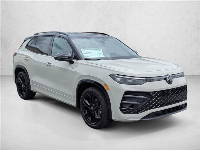 New 2026 Volkswagen Tiguan SE R-Line FWD image 3