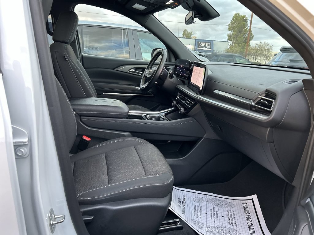 Certified 2026 Chevrolet Traverse LT AWD/4WD image 32