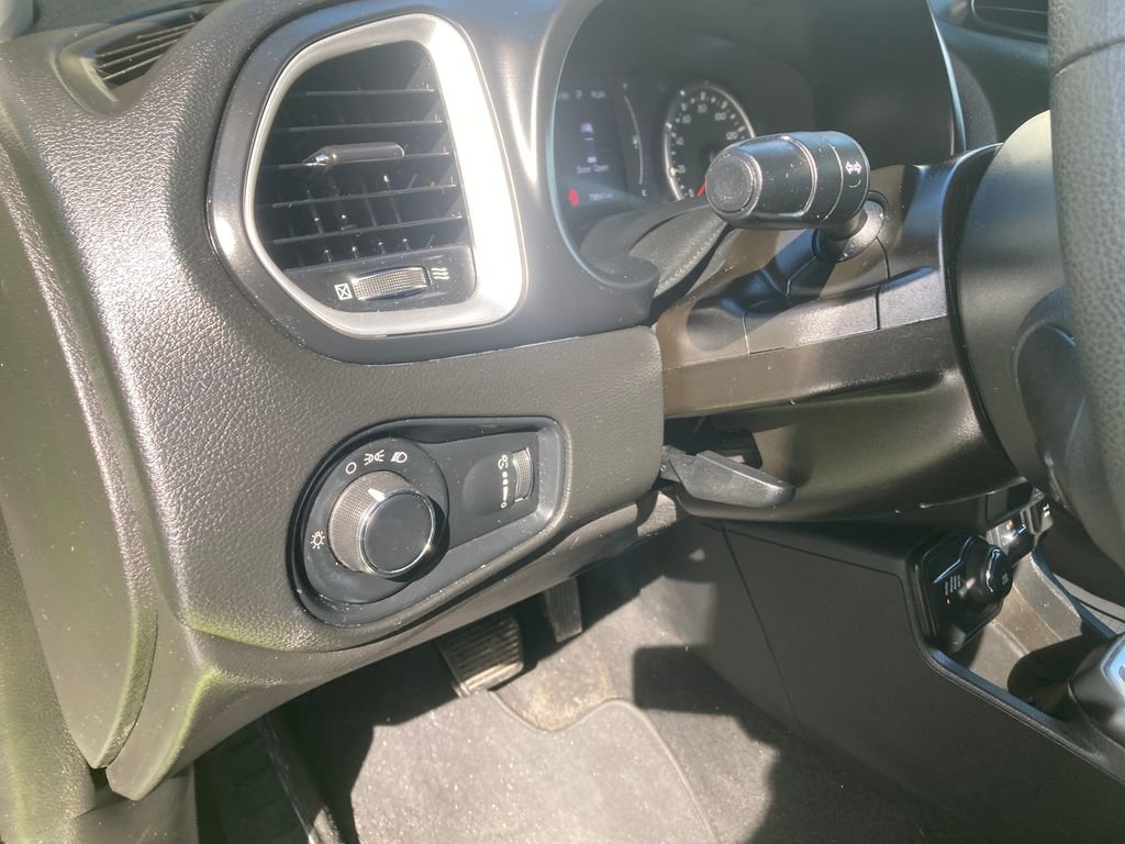 Used 2018 Jeep Renegade Sport w/ Power & Air Group image 17