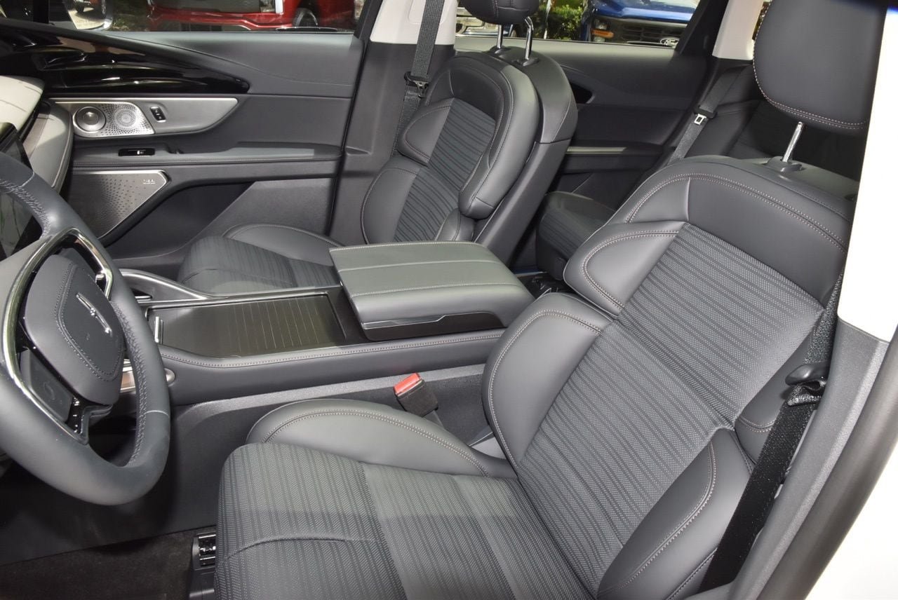 New 2026 Lincoln Nautilus Reserve AWD/4WD image 41