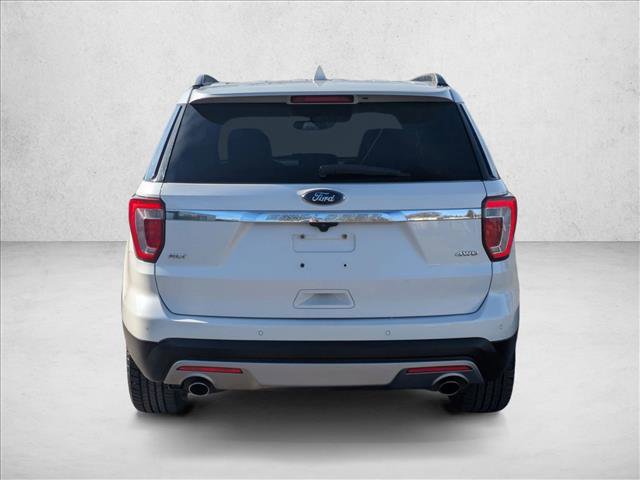 Used 2017 Ford Explorer XLT w/ Equipment Group 202A image 7