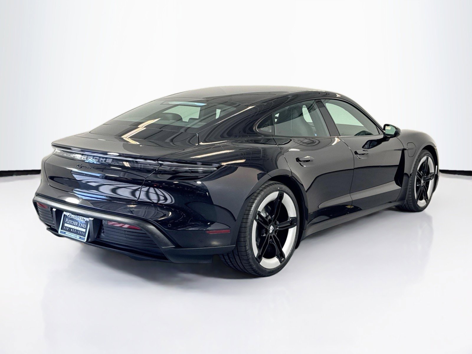 Certified 2025 Porsche Taycan image 9