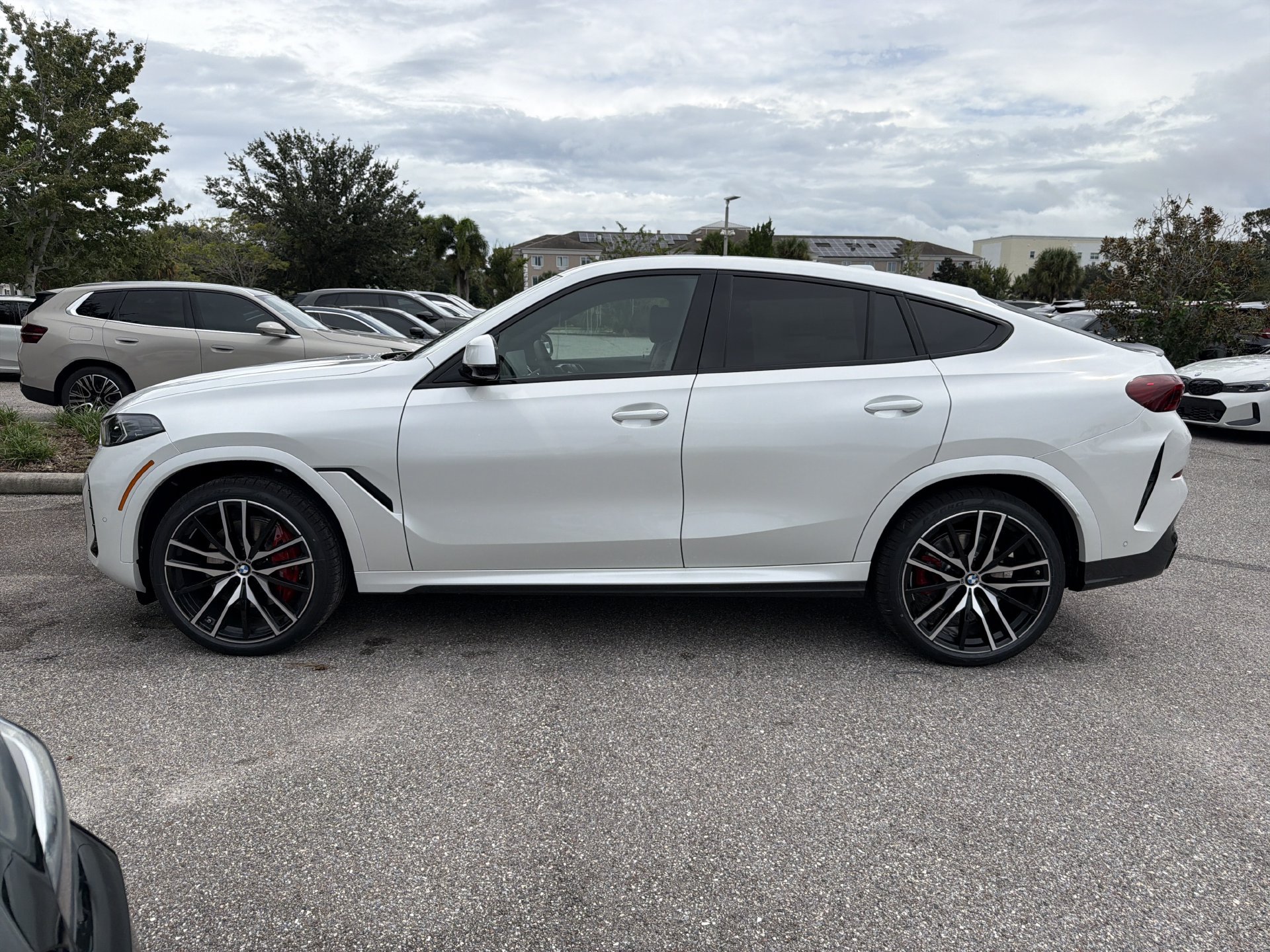 New 2027 BMW X6 xDrive40i w/ Executive Package AWD/4WD image 7