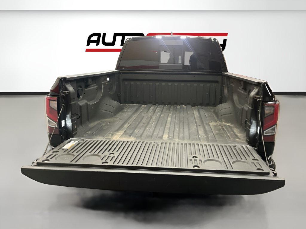 Used 2024 Nissan Titan PRO-4X w/ Pro-4x Convenience Package AWD/4WD image 28