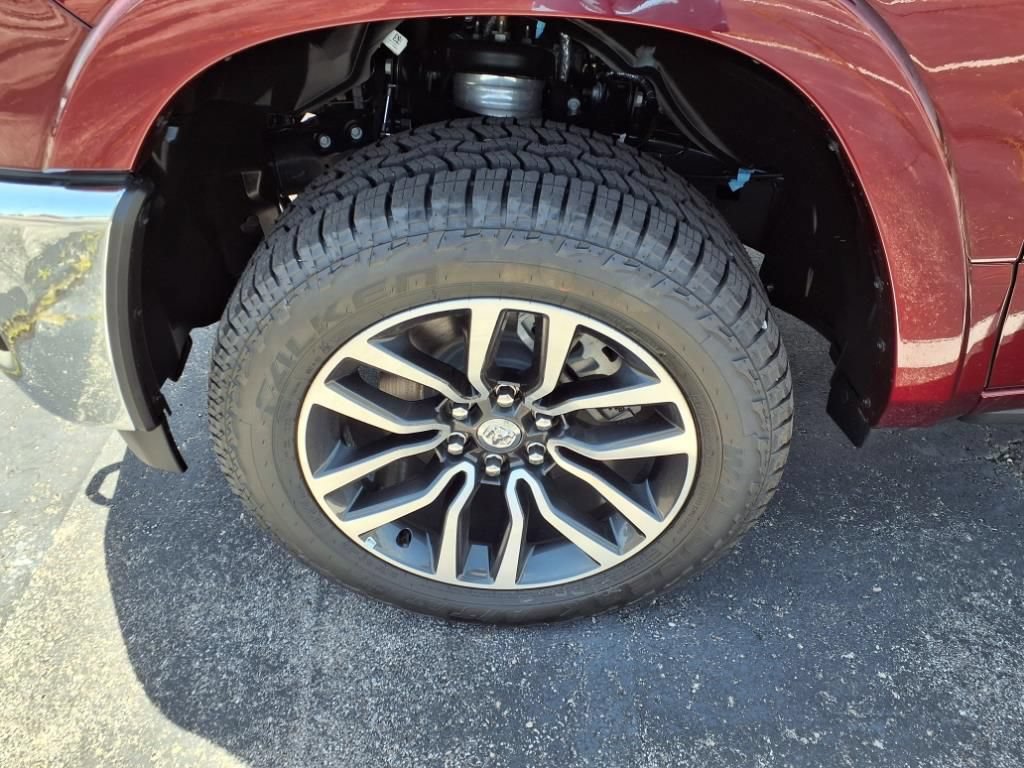 New 2025 RAM 1500 Limited w/ Off Road Group AWD/4WD image 25