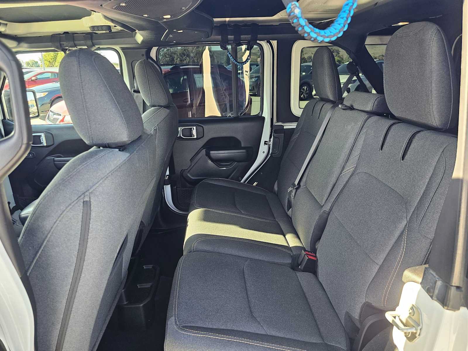 Used 2024 Jeep Wrangler Unlimited w/ Convenience Group AWD/4WD image 16