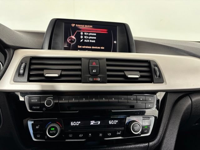 Used 2017 BMW 320i xDrive Sedan AWD/4WD image 16
