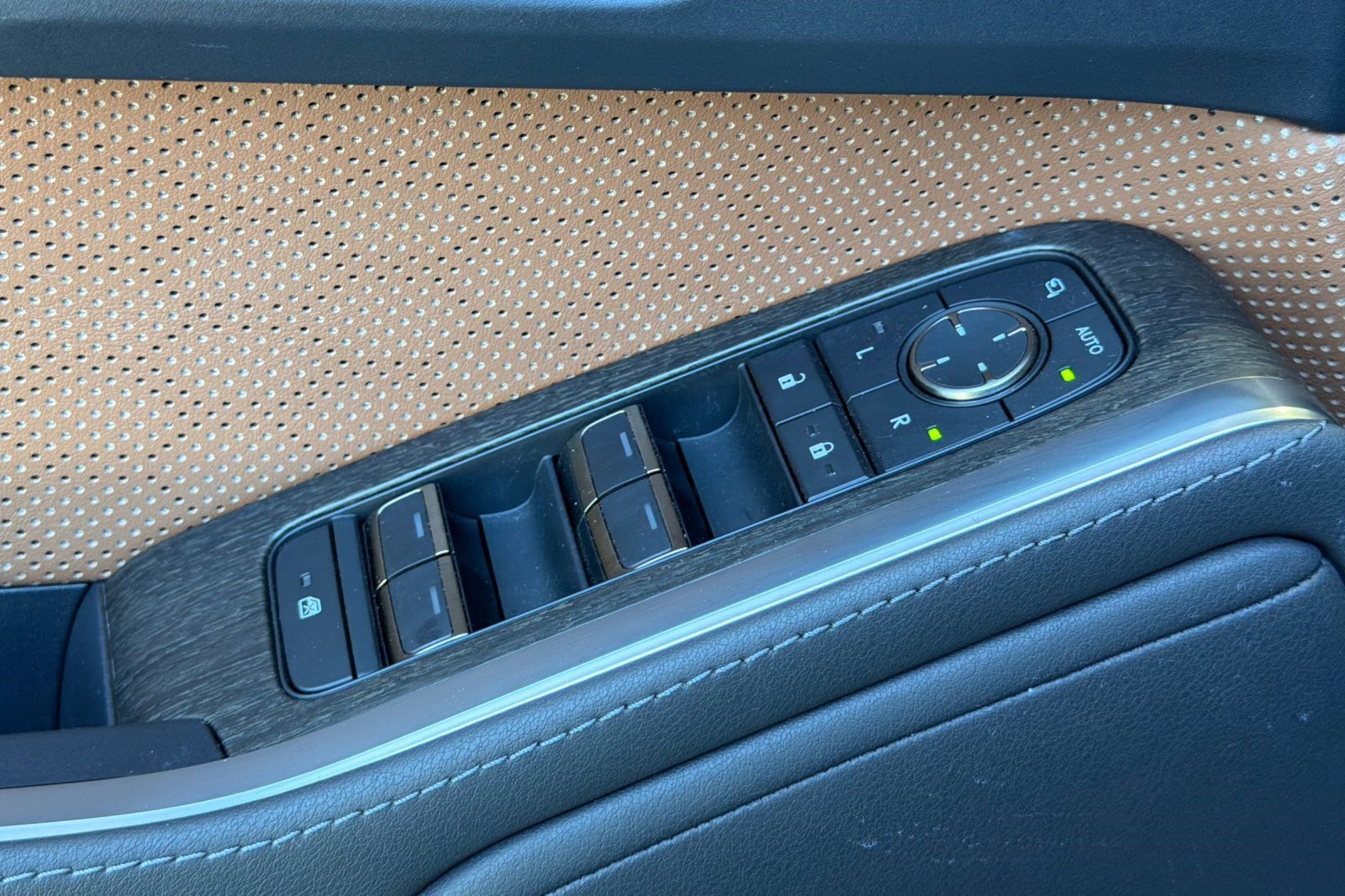 Certified 2025 Lexus GX 550 w/ Accessory Package (Z1) AWD/4WD image 13