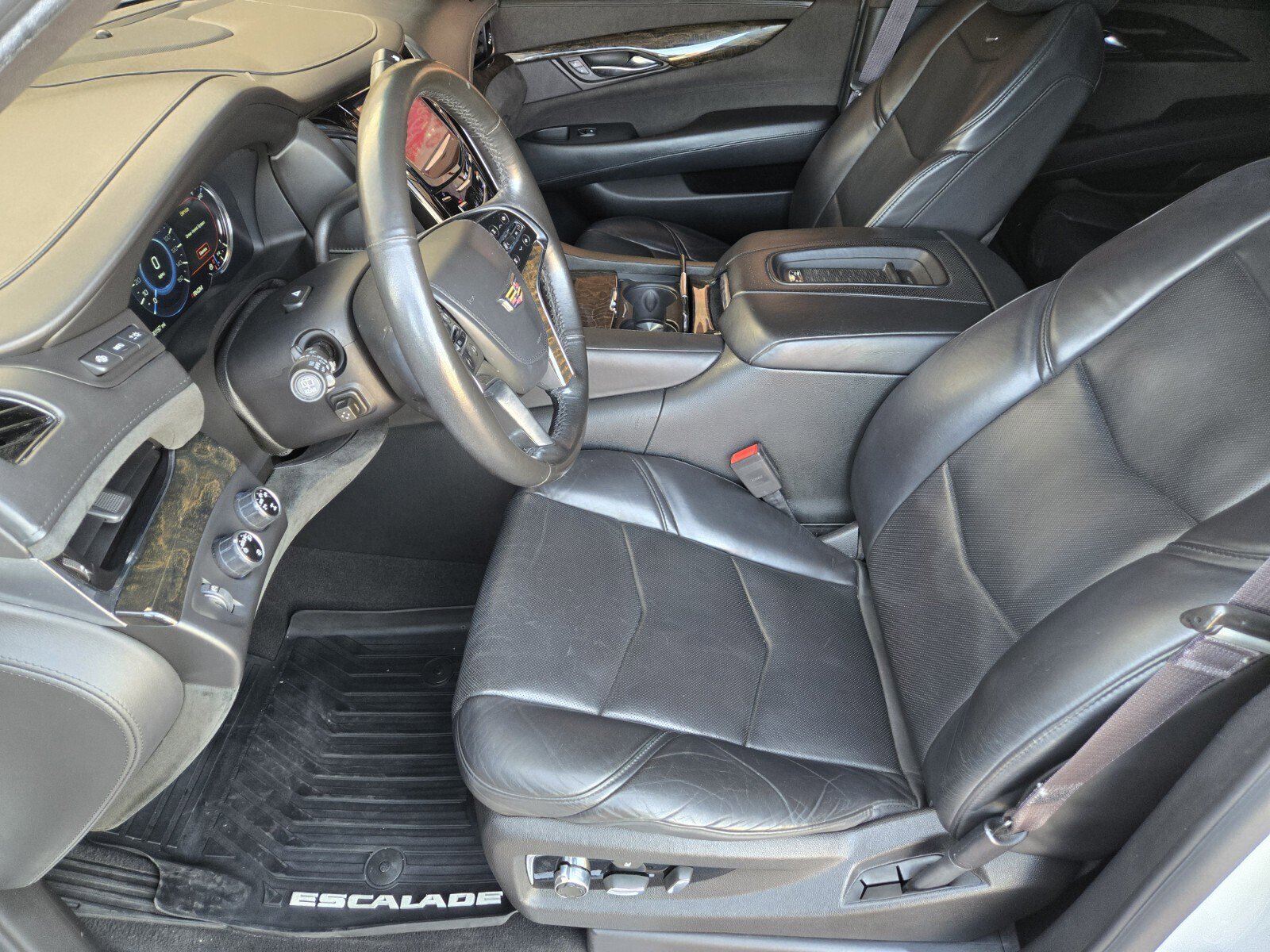 Used 2016 Cadillac Escalade Platinum image 6