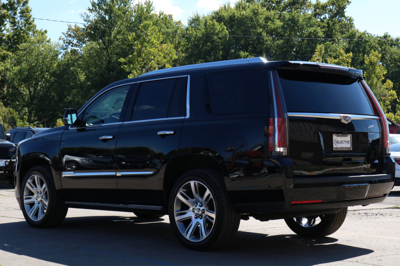 Used 2017 Cadillac Escalade Premium Luxury image 12