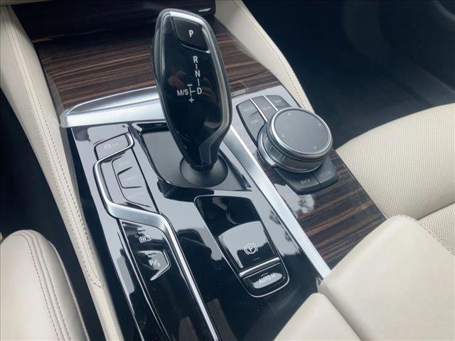 Used 2023 BMW 530e xDrive w/ Executive Package image 12