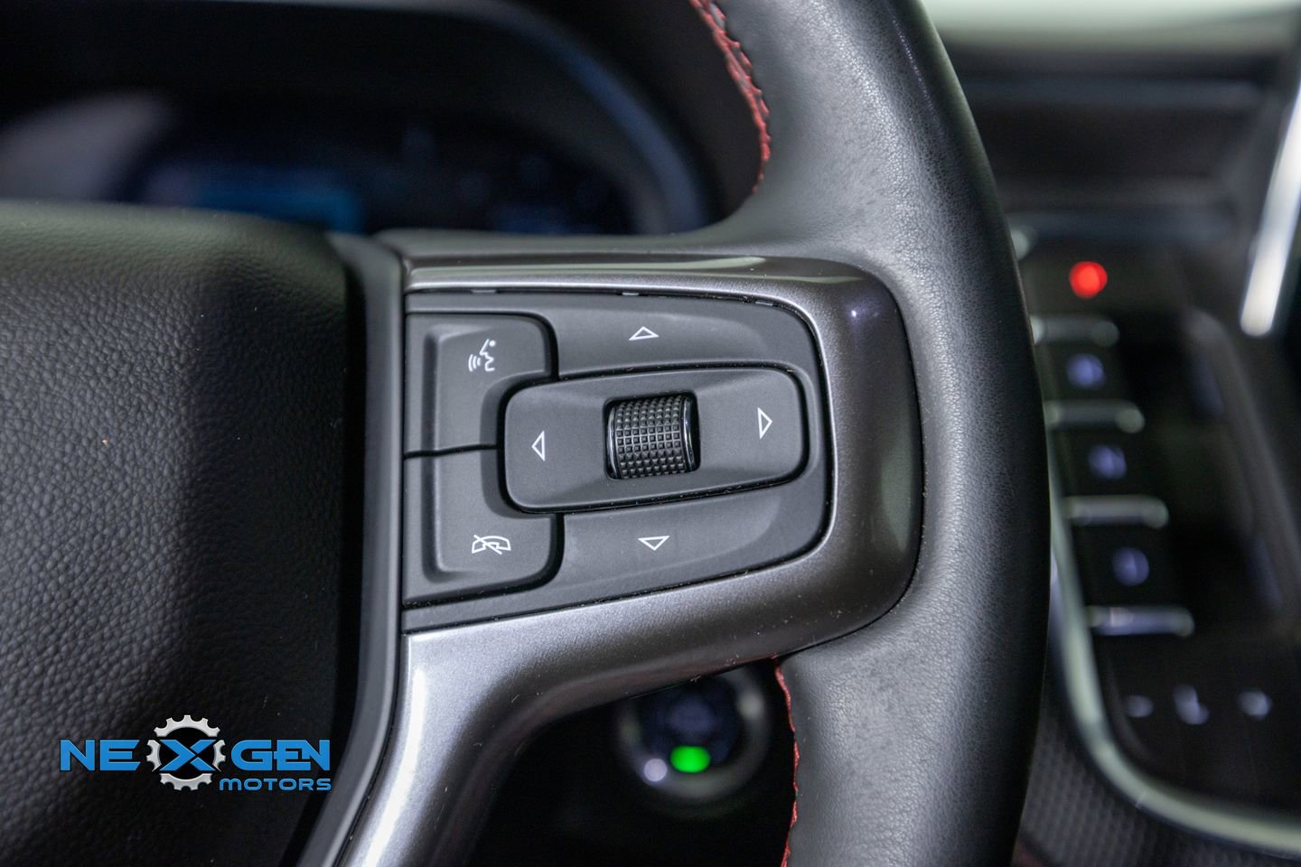 Used 2024 Chevrolet Suburban RST w/ Luxury Package AWD/4WD image 15