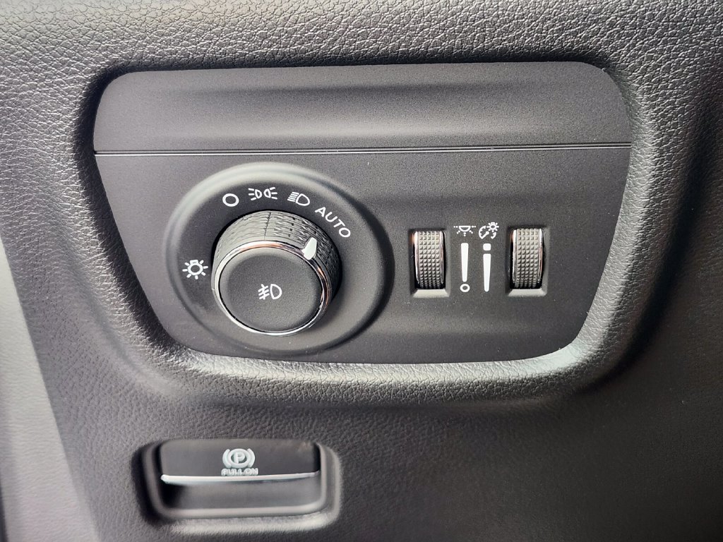 Used 2026 Jeep Grand Cherokee Limited AWD/4WD image 24