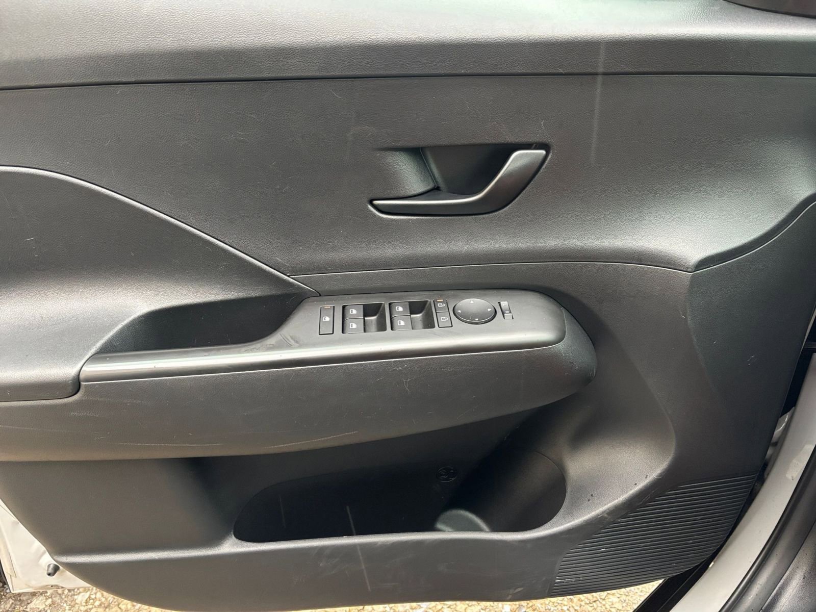 Used 2025 Hyundai Kona SEL image 18