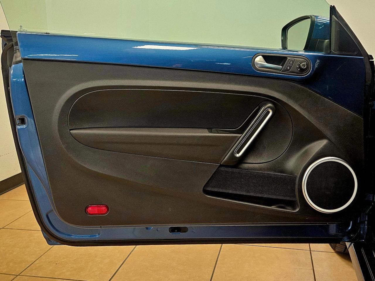 Used 2017 Volkswagen Beetle 1.8T SE FWD image 8