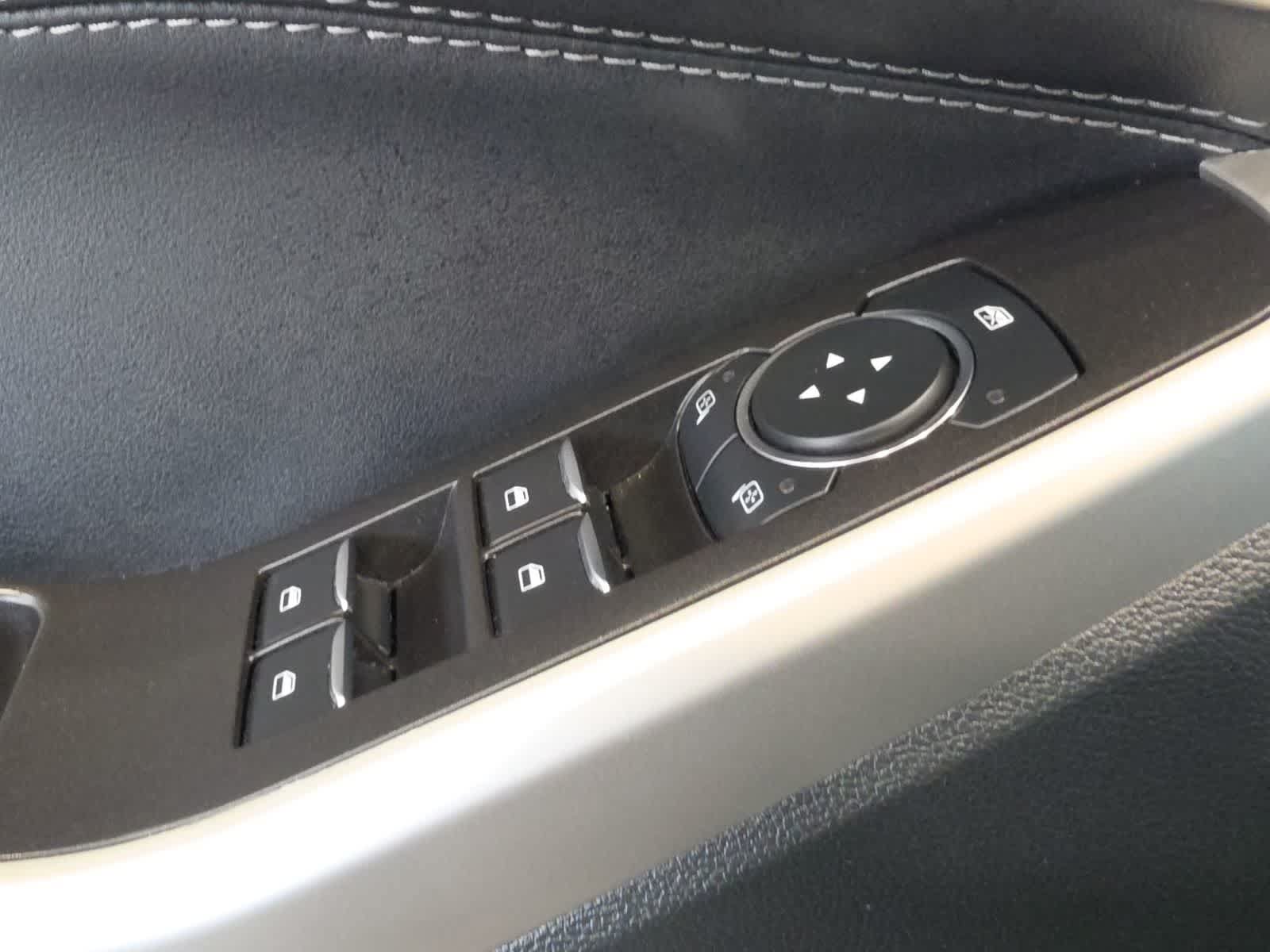 Used 2023 Ford Explorer XLT w/ Equipment Group 202A AWD/4WD image 19