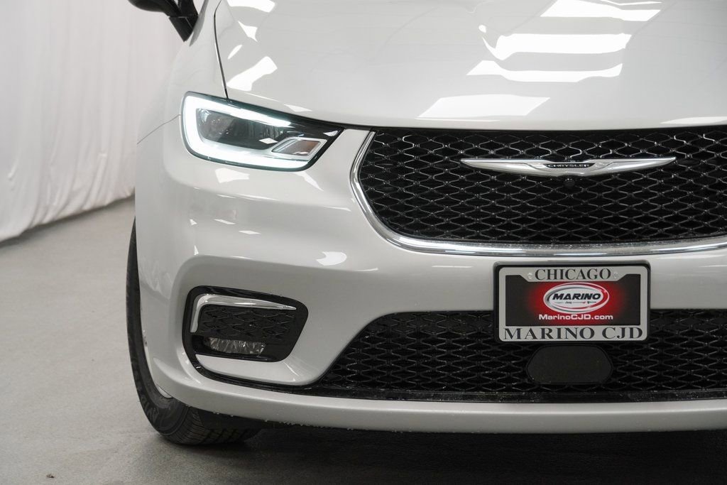 New 2026 Chrysler Pacifica Select image 6