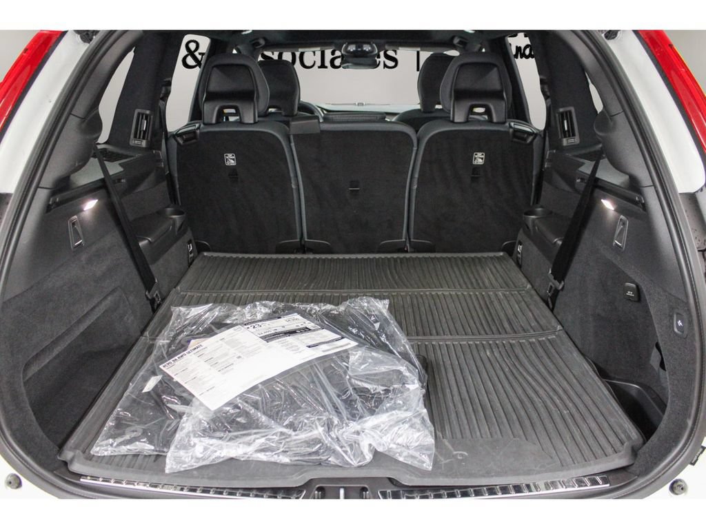 Certified 2024 Volvo XC90 B6 Ultimate w/ Lounge Package AWD/4WD image 32