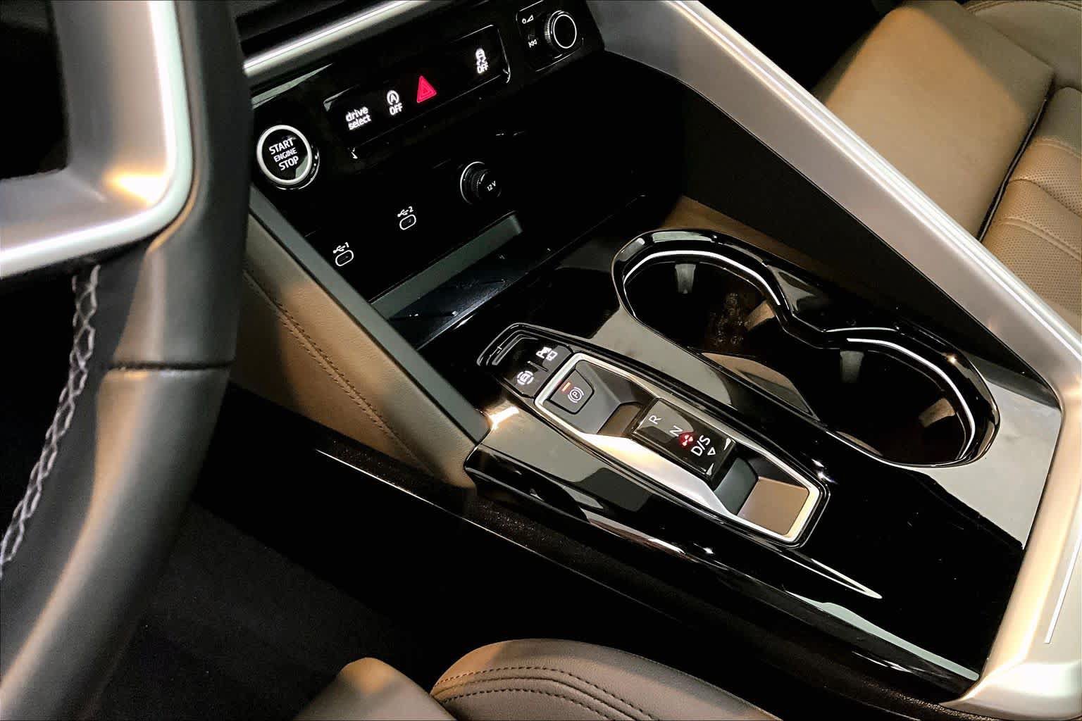Certified 2025 Audi Q5 Premium AWD/4WD image 17