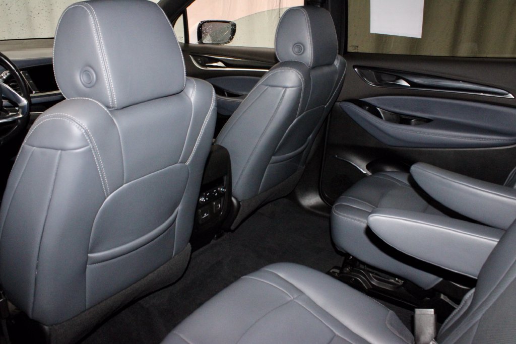 Used 2024 Buick Enclave Premium AWD/4WD image 21