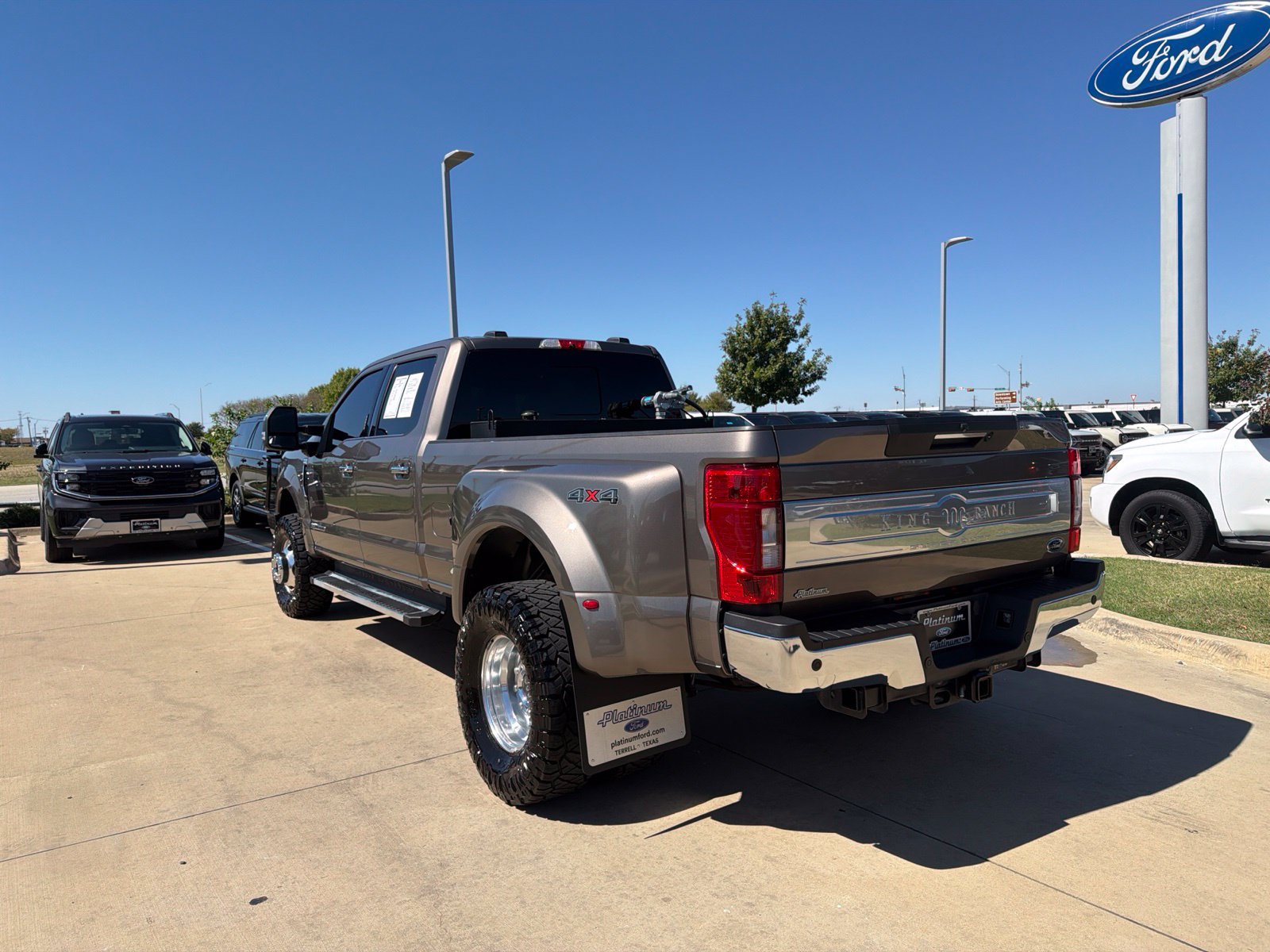 Used 2022 Ford F350 King Ranch w/ Chrome Package AWD/4WD image 3