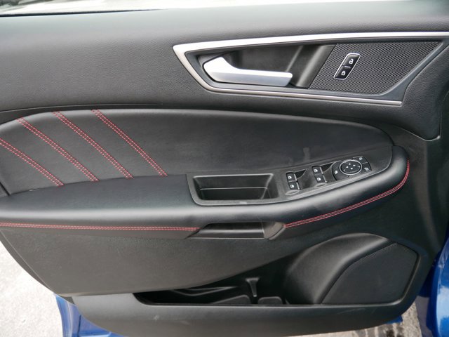 Certified 2023 Ford Edge ST-Line w/ Class II Trailer Tow Package AWD/4WD image 9