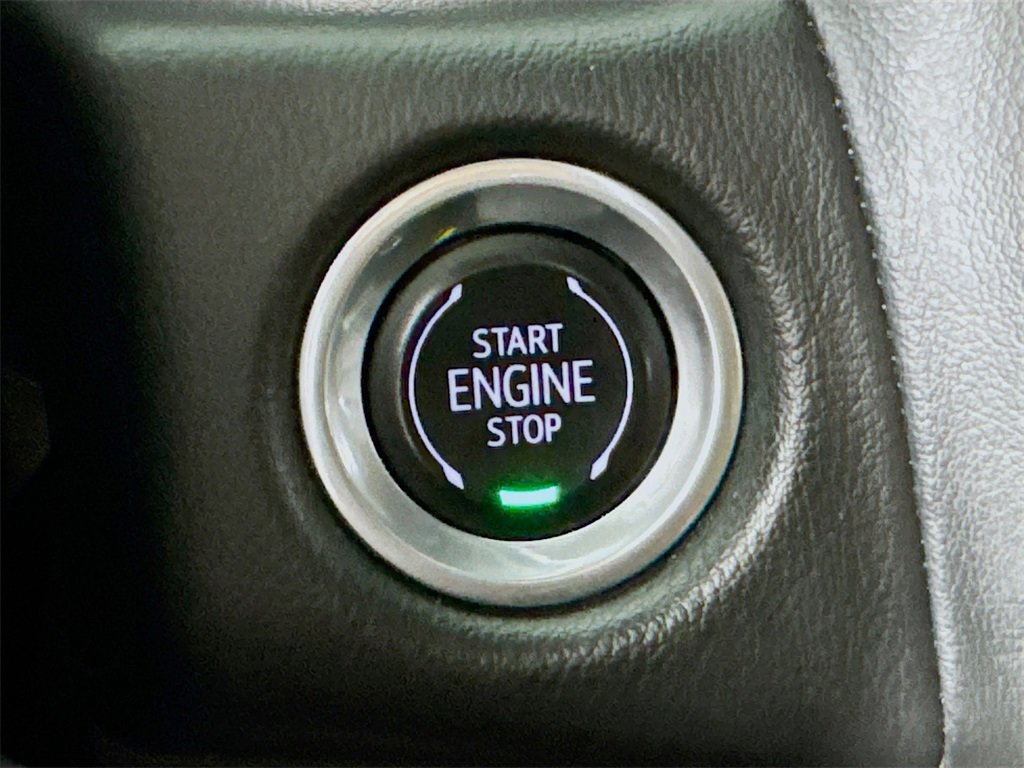 Used 2021 Chevrolet Suburban LT image 34