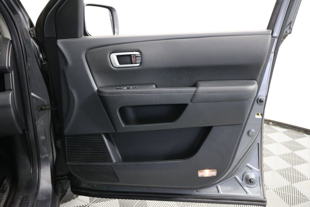 Used 2012 Honda Pilot Touring image 28
