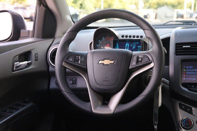 Used 2015 Chevrolet Sonic LT w/ Fun and Sun Package FWD image 17