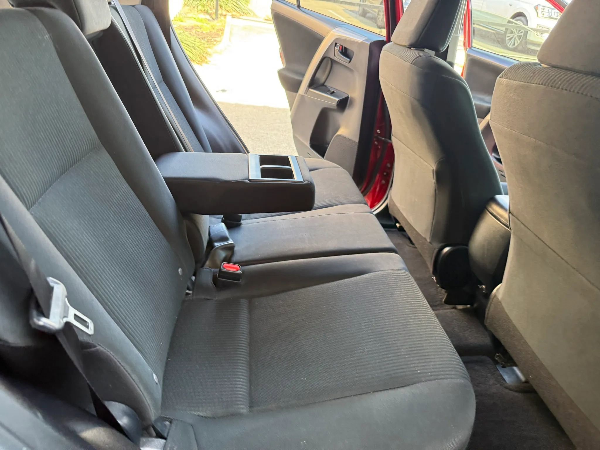 Used 2017 Toyota RAV4 LE FWD image 20