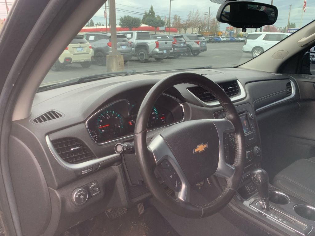 Used 2017 Chevrolet Traverse LT image 8
