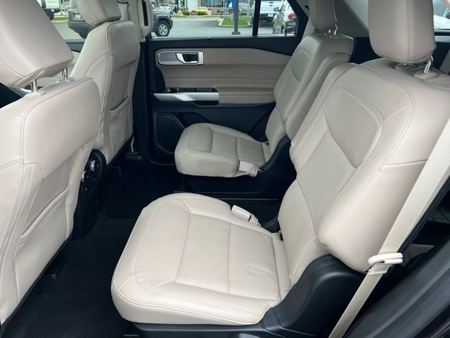 Used 2023 Ford Explorer Limited AWD/4WD image 26