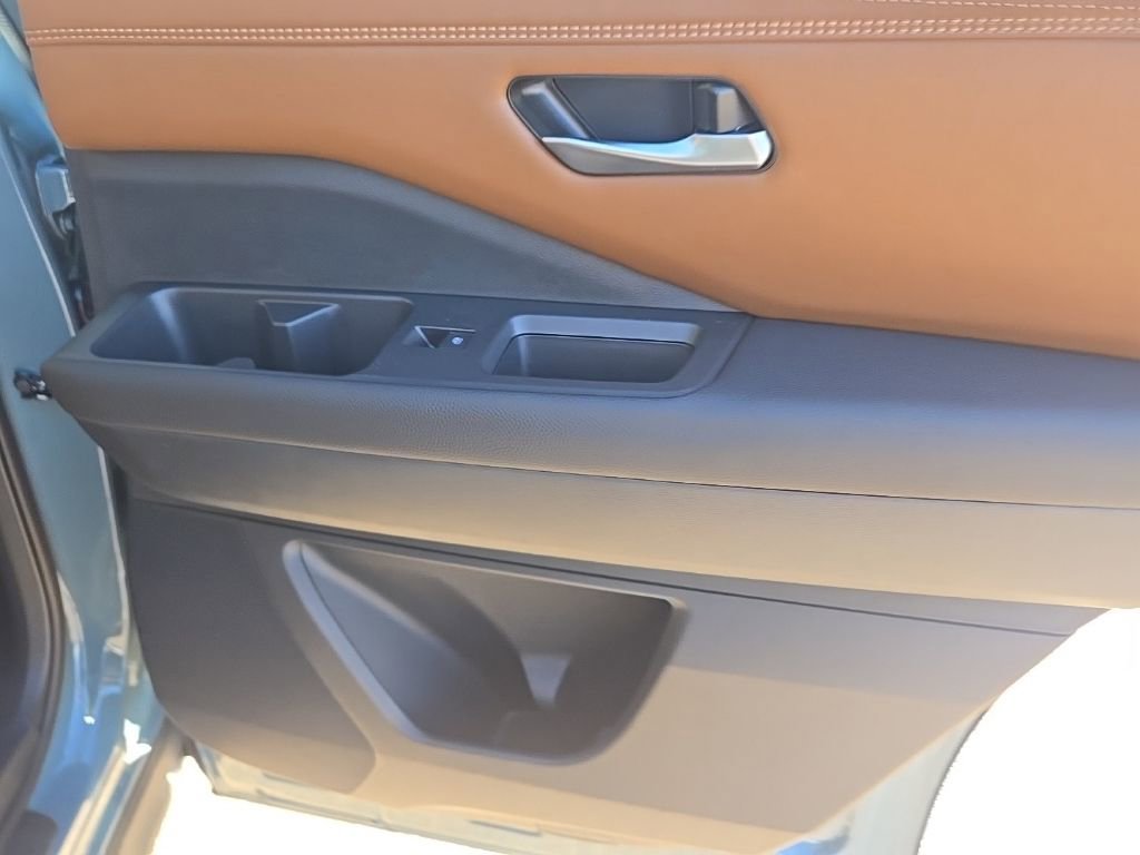 New 2026 Nissan Pathfinder Platinum image 31