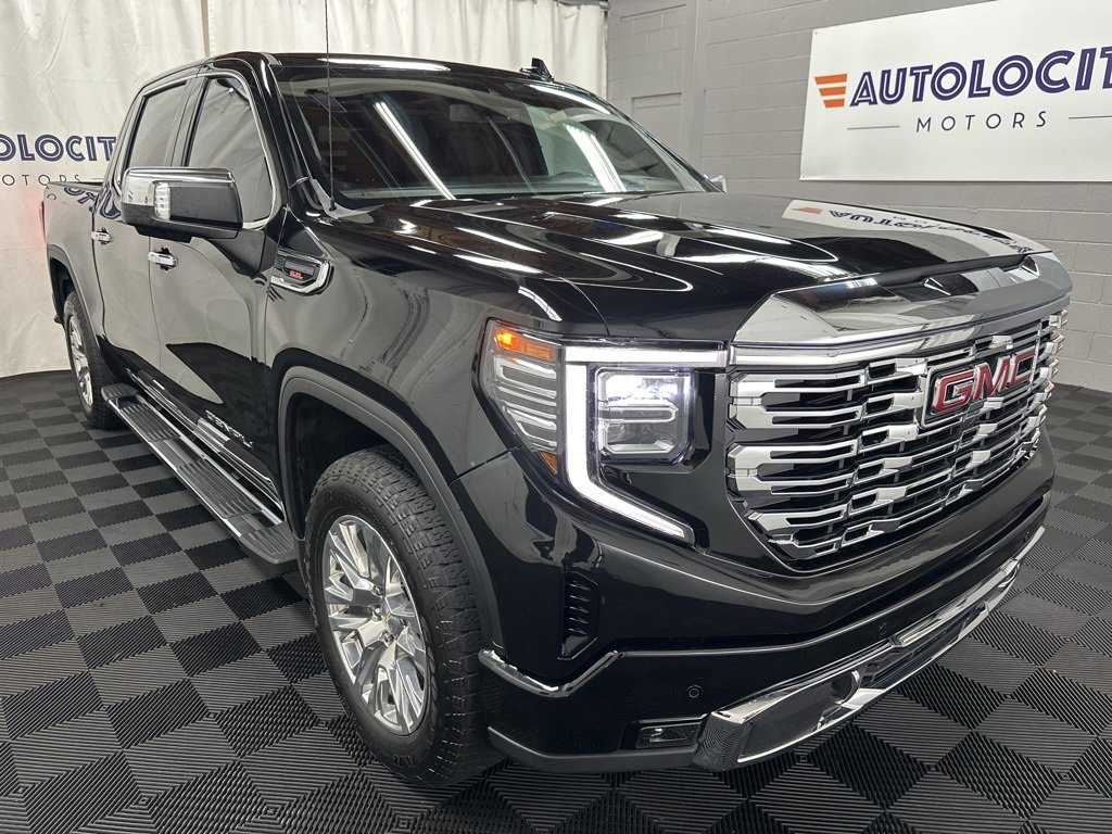 Used 2024 GMC Sierra 1500 Denali w/ Denali Carbonpro Edition image 3
