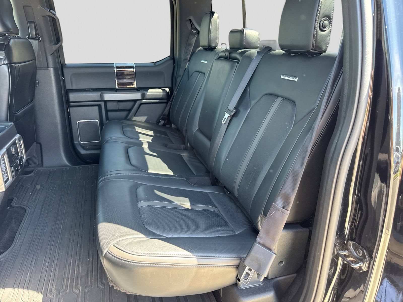Used 2017 Ford F150 Platinum w/ Equipment Group 701A Luxury AWD/4WD image 24