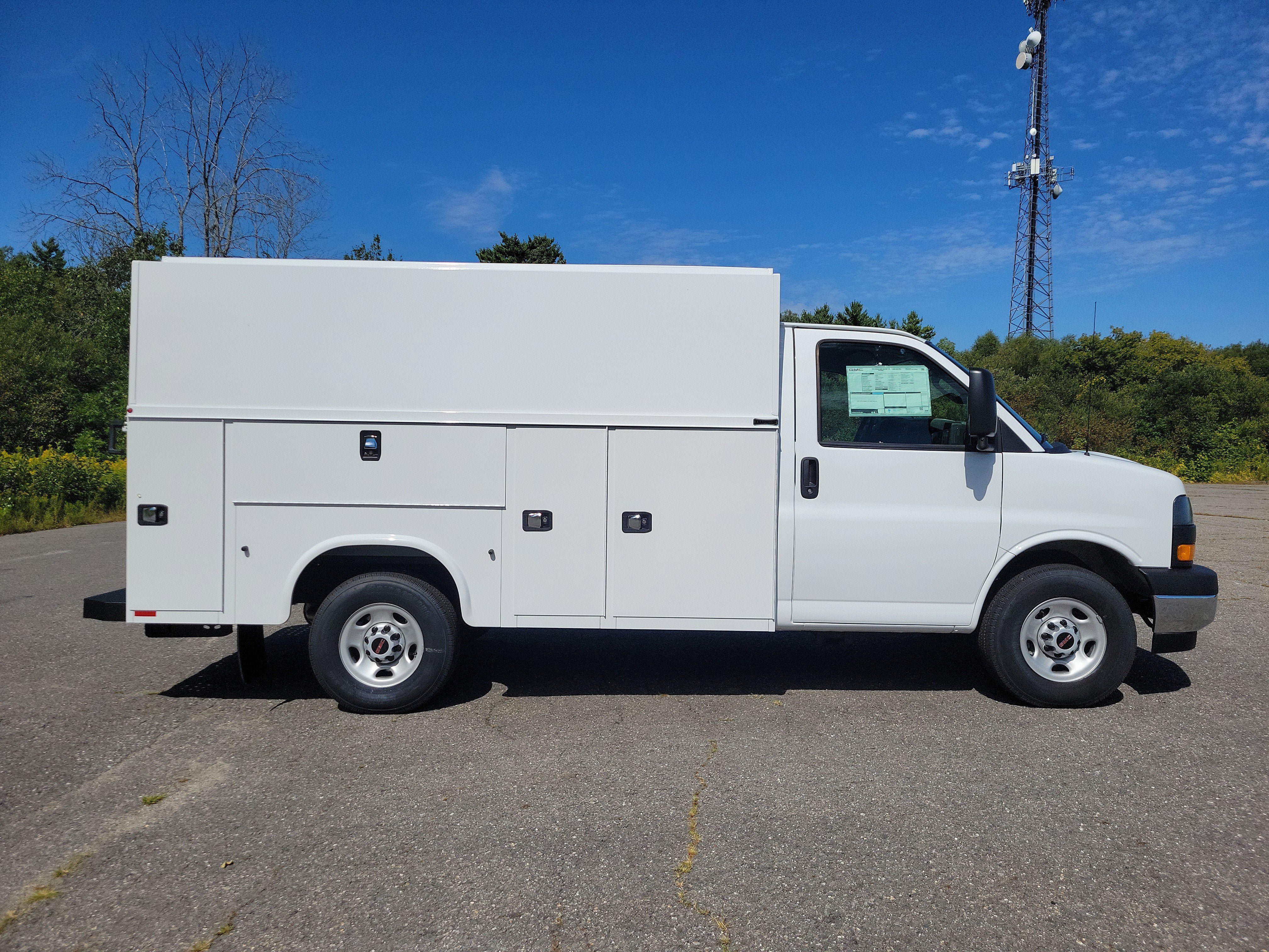 New 2025 GMC Savana 3500 w/ Power Convenience Package RWD image 8