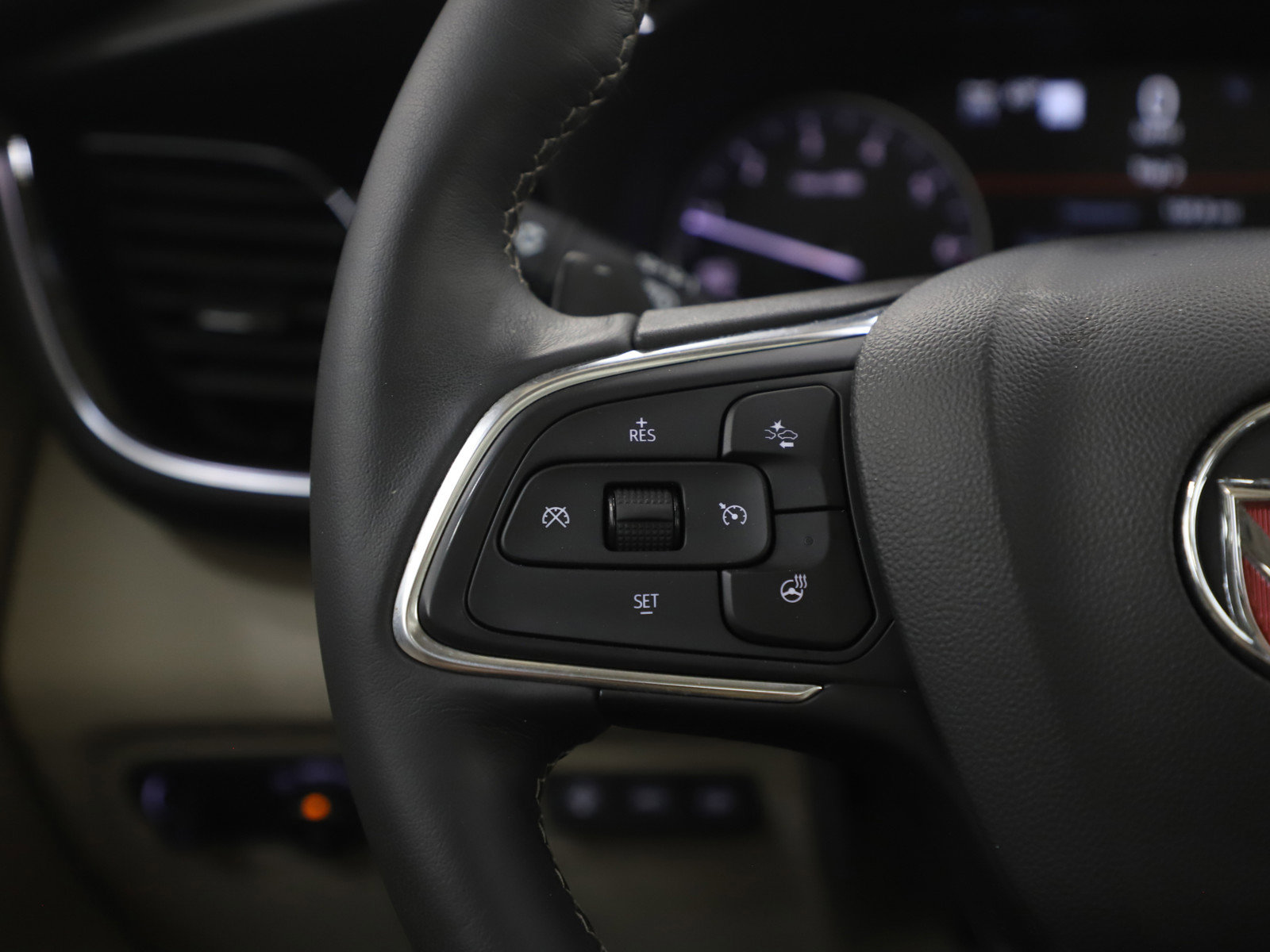 Used 2021 Buick Envision Avenir w/ Technology Package II image 27