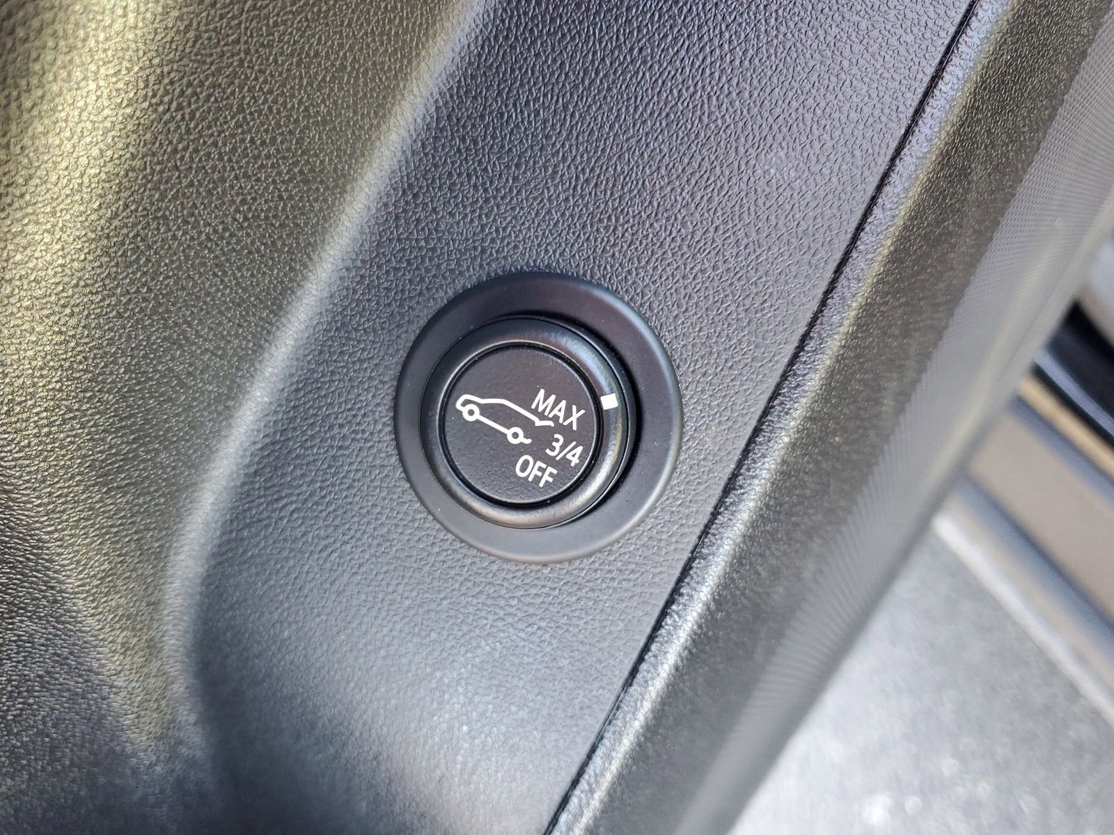 Used 2024 Chevrolet Equinox LT FWD image 17