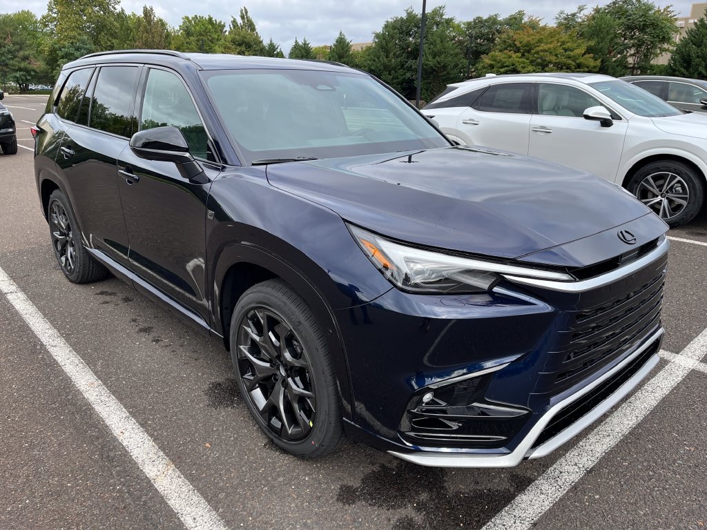 New 2026 Lexus TX 500h AWD image 4