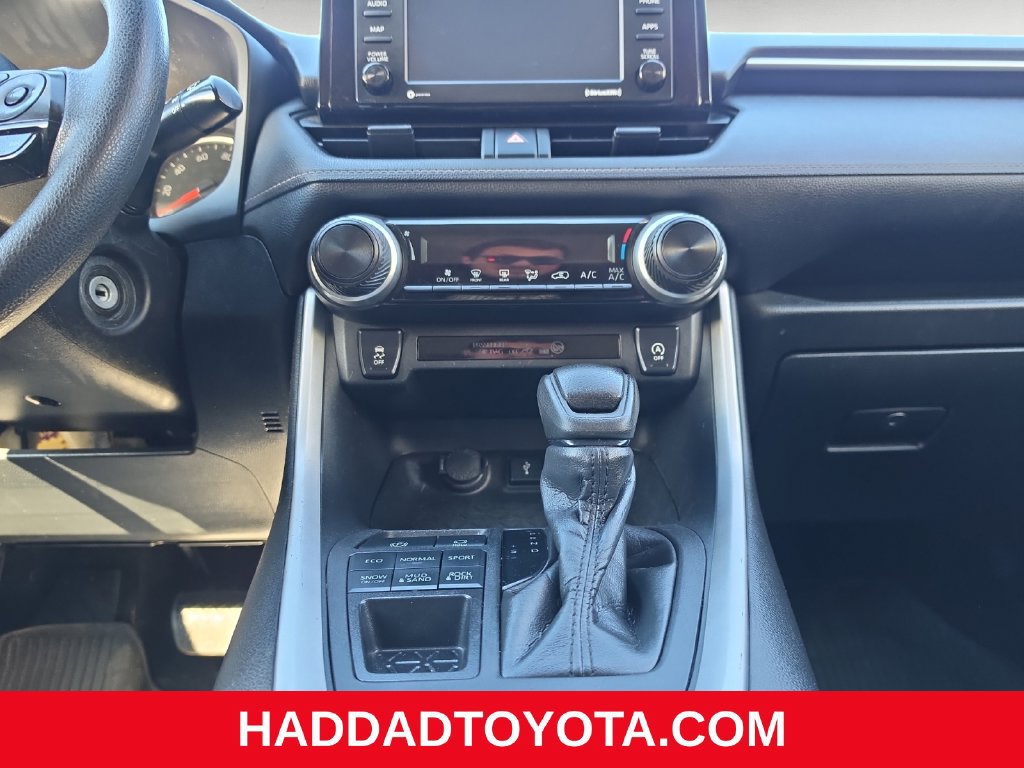 Used 2022 Toyota RAV4 LE AWD/4WD image 12