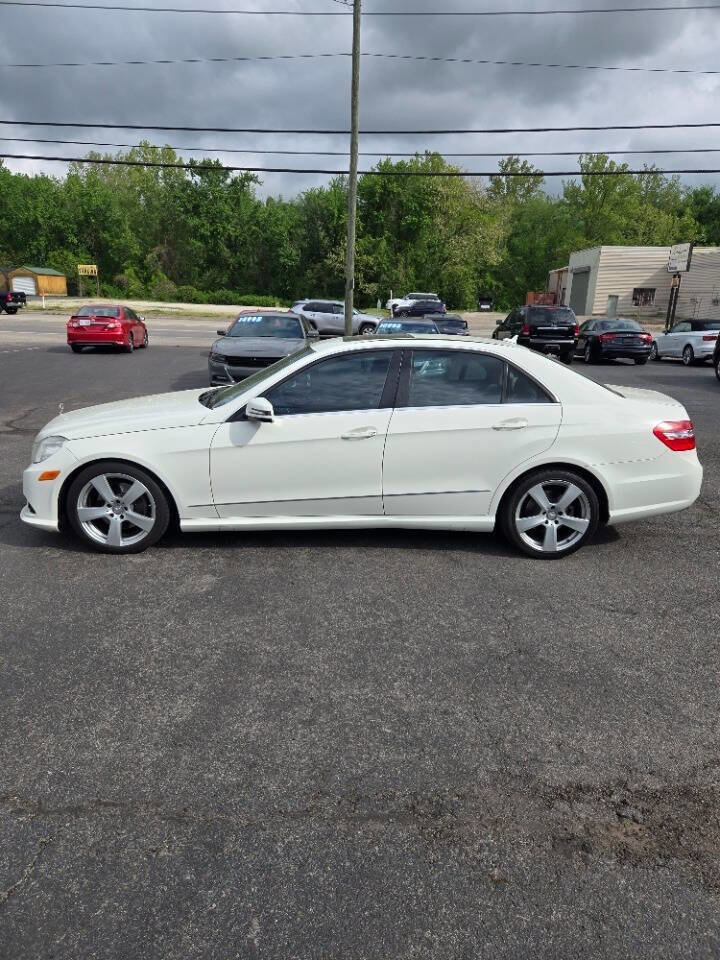 Used 2010 Mercedes-Benz E 350 Sedan image 2
