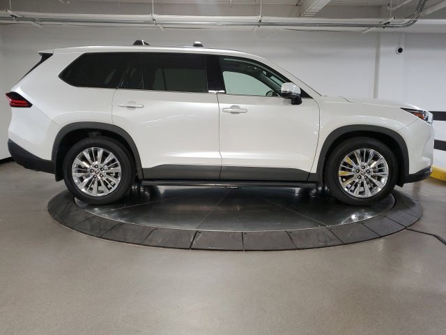 Used 2025 Toyota Grand Highlander AWD image 10